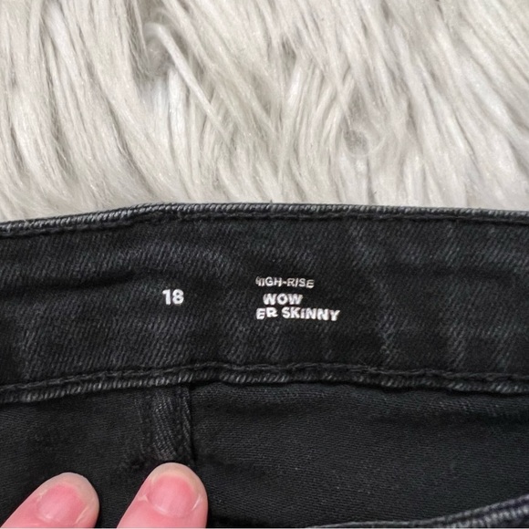 Old Navy High-Rise Wow Super Skinny Jean Black 18 - Picture 9 of 11